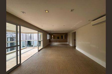 Apartamento à venda com 206m², 3 quartos e 3 vagas
