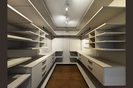Apartamento à venda com 206m², 3 quartos e 3 vagas