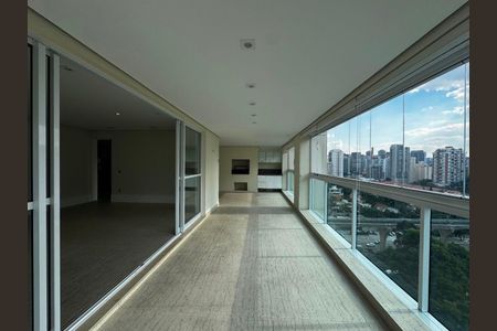 Apartamento à venda com 206m², 3 quartos e 3 vagas