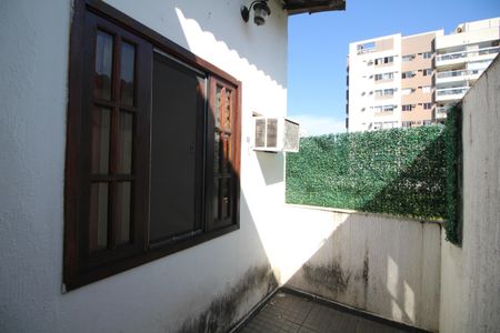 Casa de condomínio à venda com 60m², 2 quartos e 2 vagasQuarto 1 - Varanda