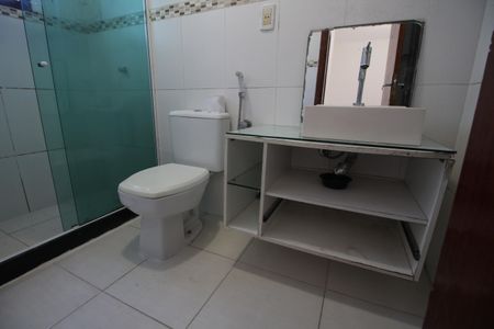 Casa de condomínio à venda com 60m², 2 quartos e 2 vagasBanheiro Social