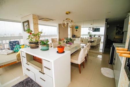 Apartamento para alugar com 201m², 4 quartos e 3 vagas Apartamento para alugar com 201m², 4 quartos e 3 vagasSala