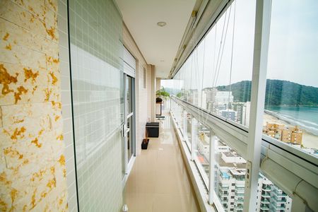 Apartamento para alugar com 201m², 4 quartos e 3 vagas Apartamento para alugar com 201m², 4 quartos e 3 vagasVaranda