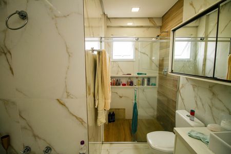 Apartamento para alugar com 201m², 4 quartos e 3 vagas Apartamento para alugar com 201m², 4 quartos e 3 vagasBanheiro da Suíte 2