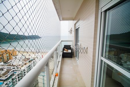 Apartamento para alugar com 201m², 4 quartos e 3 vagas Apartamento para alugar com 201m², 4 quartos e 3 vagasVaranda