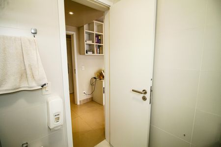 Apartamento para alugar com 201m², 4 quartos e 3 vagas Apartamento para alugar com 201m², 4 quartos e 3 vagasBanheiro da Suíte 3