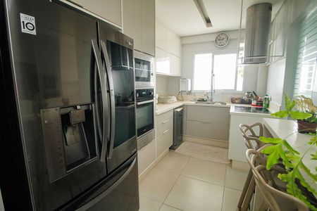 Apartamento para alugar com 201m², 4 quartos e 3 vagas Apartamento para alugar com 201m², 4 quartos e 3 vagasCozinha