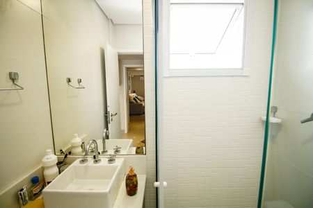 Apartamento para alugar com 201m², 4 quartos e 3 vagas Apartamento para alugar com 201m², 4 quartos e 3 vagasBanheiro da Suíte 3
