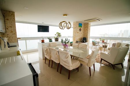 Apartamento para alugar com 201m², 4 quartos e 3 vagas Apartamento para alugar com 201m², 4 quartos e 3 vagasSala