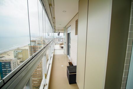 Apartamento para alugar com 201m², 4 quartos e 3 vagas Apartamento para alugar com 201m², 4 quartos e 3 vagasVaranda