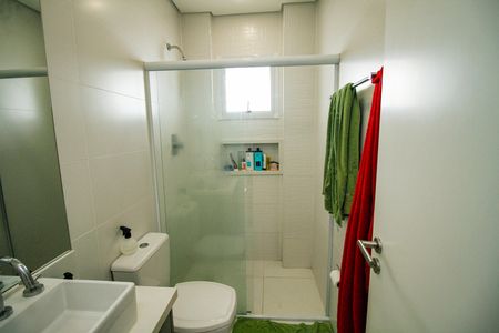 Apartamento para alugar com 201m², 4 quartos e 3 vagas Apartamento para alugar com 201m², 4 quartos e 3 vagasBanheiro da Suíte 1
