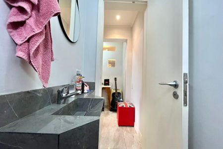 Apartamento à venda com 83m², 2 quartos e 1 vaga Apartamento à venda com 83m², 2 quartos e 1 vagaLavabo