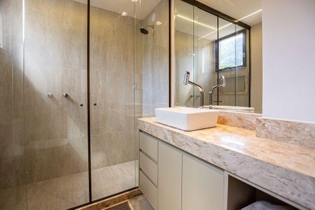 Casa à venda com 501m², 5 quartos e 4 vagas