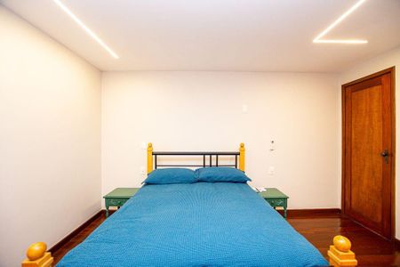 Casa à venda com 501m², 5 quartos e 4 vagas