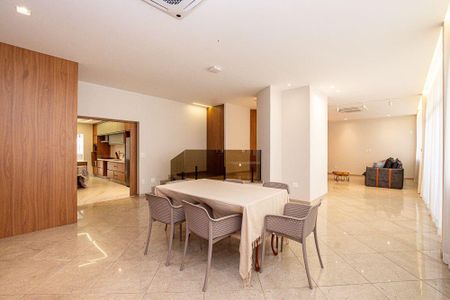 Casa à venda com 501m², 5 quartos e 4 vagas