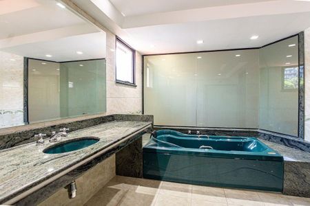 Casa à venda com 501m², 5 quartos e 4 vagas