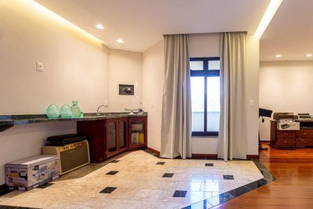 Casa à venda com 501m², 5 quartos e 4 vagas