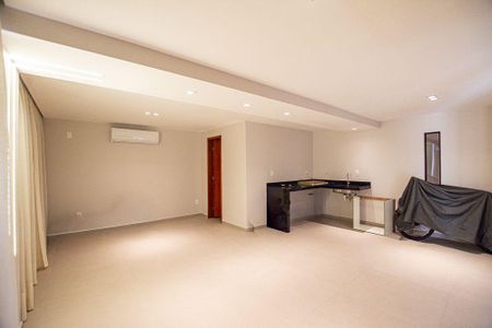 Casa à venda com 501m², 5 quartos e 4 vagas