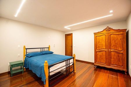 Casa à venda com 501m², 5 quartos e 4 vagas