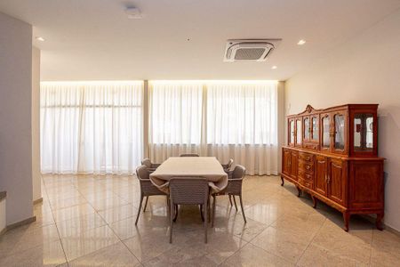 Casa à venda com 501m², 5 quartos e 4 vagas
