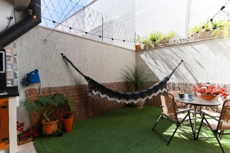 Casa à venda com 198m², 3 quartos e 3 vagas Casa à venda com 198m², 3 quartos e 3 vagasQuintal