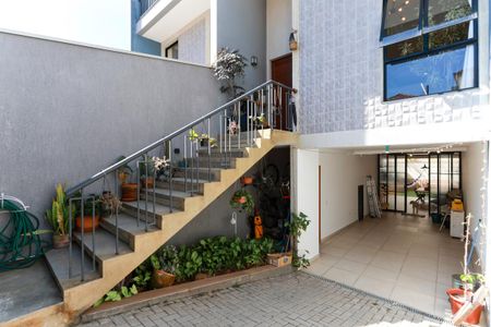 Casa à venda com 198m², 3 quartos e 3 vagas Casa à venda com 198m², 3 quartos e 3 vagasGaragem
