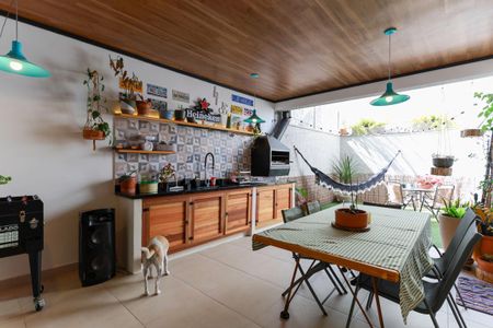 Casa à venda com 198m², 3 quartos e 3 vagas Casa à venda com 198m², 3 quartos e 3 vagasÁrea de lazer