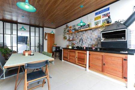 Casa à venda com 198m², 3 quartos e 3 vagas Casa à venda com 198m², 3 quartos e 3 vagasÁrea de lazer