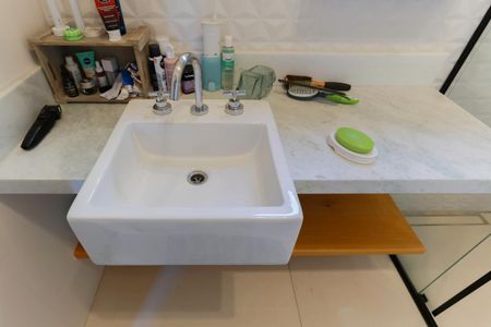 Casa à venda com 198m², 3 quartos e 3 vagas Casa à venda com 198m², 3 quartos e 3 vagasBanheiro da suíte