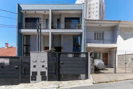 Casa à venda com 198m², 3 quartos e 3 vagas Casa à venda com 198m², 3 quartos e 3 vagasFachada