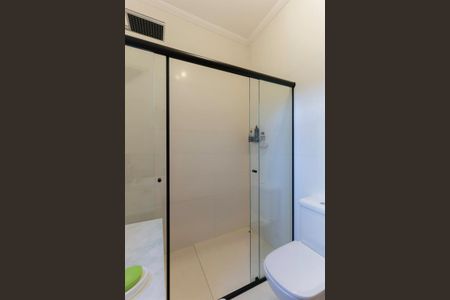 Casa à venda com 198m², 3 quartos e 3 vagas Casa à venda com 198m², 3 quartos e 3 vagasBanheiro da suíte