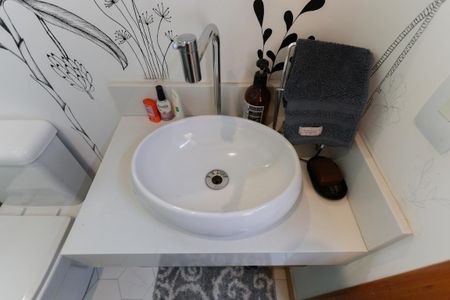 Casa à venda com 198m², 3 quartos e 3 vagas Casa à venda com 198m², 3 quartos e 3 vagasLavabo