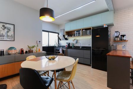 Casa à venda com 198m², 3 quartos e 3 vagas Casa à venda com 198m², 3 quartos e 3 vagasCopa e cozinha