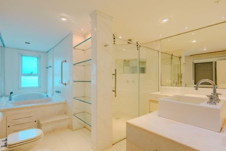 Apartamento à venda com 180m², 4 quartos e 3 vagas