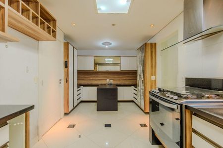 Apartamento à venda com 180m², 4 quartos e 3 vagas
