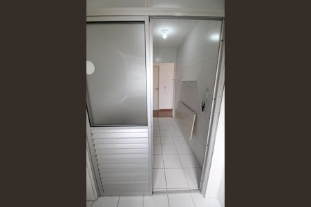 Apartamento para alugar com 65m², 3 quartos e 1 vagaÁrea de Serviço