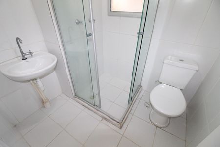 Banheiro de apartamento para alugar com 3 quartos, 65m² em Parque Industrial, São José dos Campos