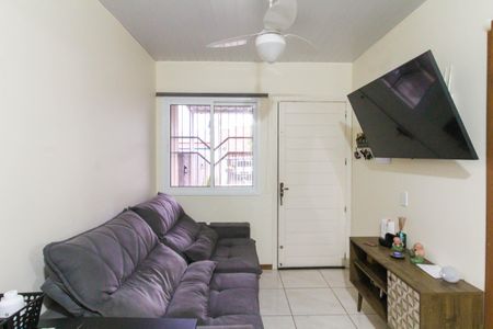 Casa para alugar com 55m², 2 quartos e 2 vagasSala