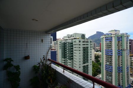 Apartamento para alugar com 75m², 2 quartos e 2 vagas Apartamento para alugar com 75m², 2 quartos e 2 vagasVaranda Quarto
