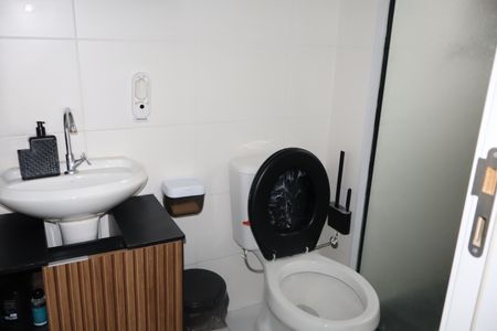 Banheiro de apartamento para alugar com 1 quarto, 30m² em Vila Ema, São Paulo