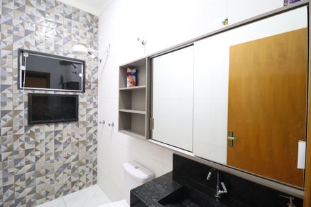 Casa para alugar com 93m², 3 quartos e 2 vagasBanheiro Social
