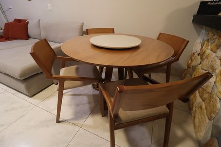 Casa para alugar com 93m², 3 quartos e 2 vagasSala