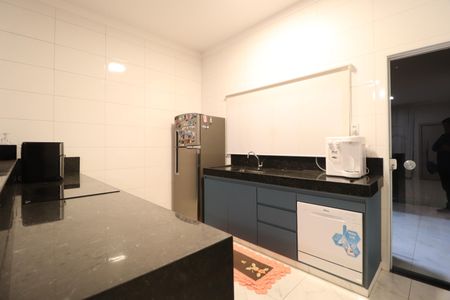 Casa para alugar com 93m², 3 quartos e 2 vagasCozinha