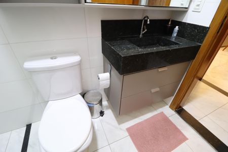 Casa para alugar com 93m², 3 quartos e 2 vagasBanheiro Social