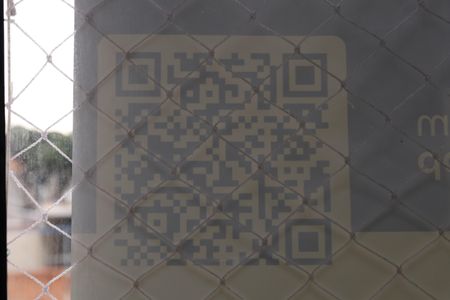 Apartamento para alugar com 100m², 4 quartos e 1 vagaPlaca instalada na janela do quarto (4º andar de frente para a rua) - Código da placa: GTPE-137