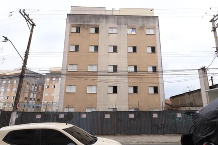 Apartamento para alugar com 100m², 4 quartos e 1 vagaPlaca instalada na janela do quarto (4º andar de frente para a rua) - Código da placa: GTPE-137