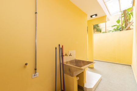 Casa para alugar com 154m², 4 quartos e 4 vagas Casa para alugar com 154m², 4 quartos e 4 vagasLavanderia