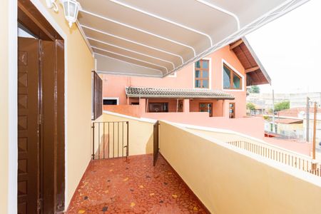 Casa para alugar com 154m², 4 quartos e 4 vagas Casa para alugar com 154m², 4 quartos e 4 vagasVaranda