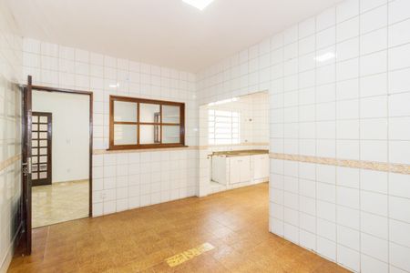 Casa para alugar com 154m², 4 quartos e 4 vagas Casa para alugar com 154m², 4 quartos e 4 vagasCozinha