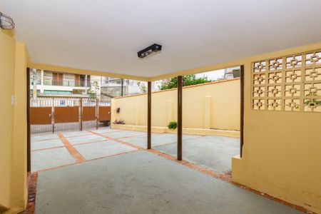 Casa para alugar com 154m², 4 quartos e 4 vagas Casa para alugar com 154m², 4 quartos e 4 vagasGaragem